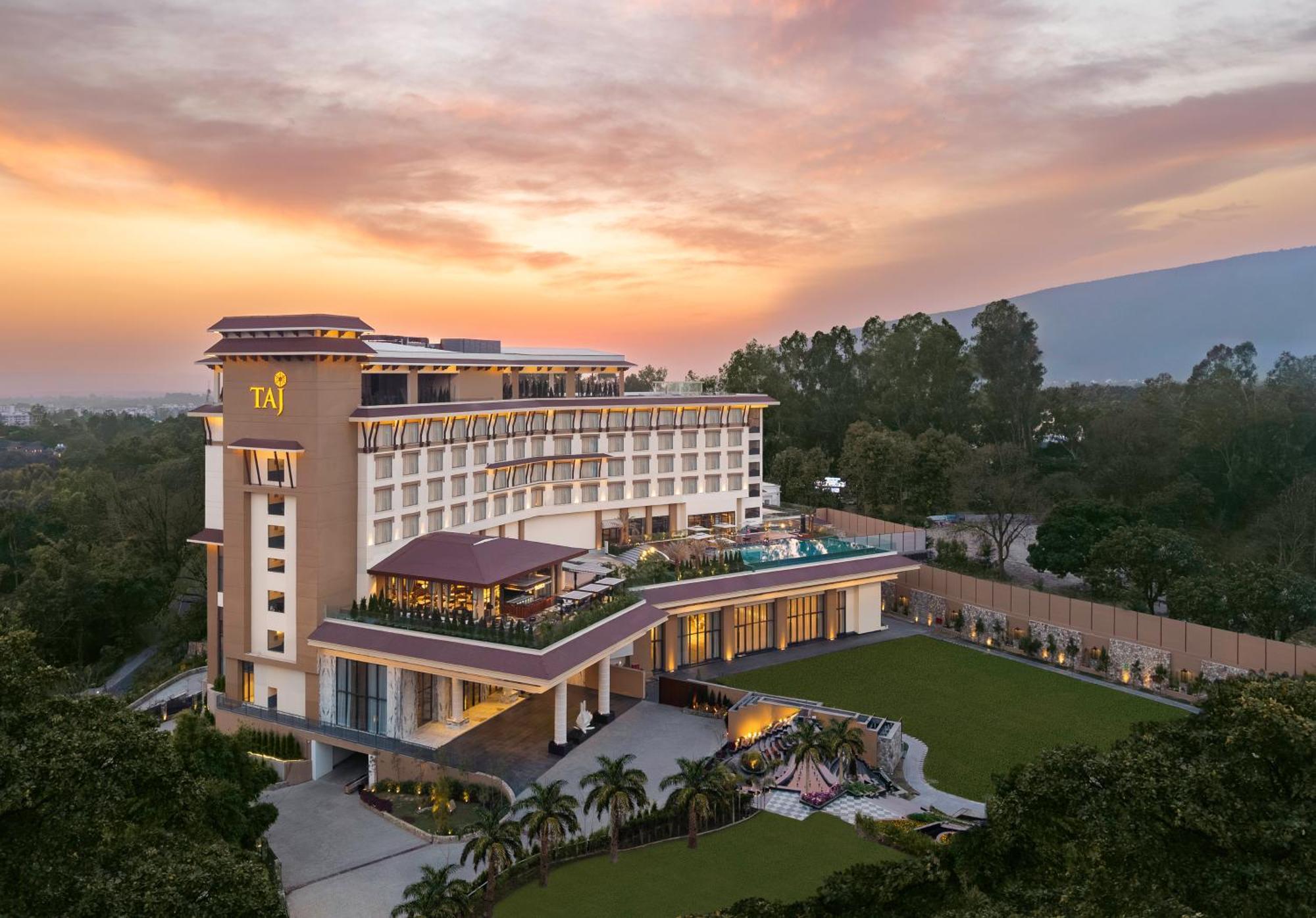 Taj Mussoorie Foothills, Dehradun Hotel Exterior foto