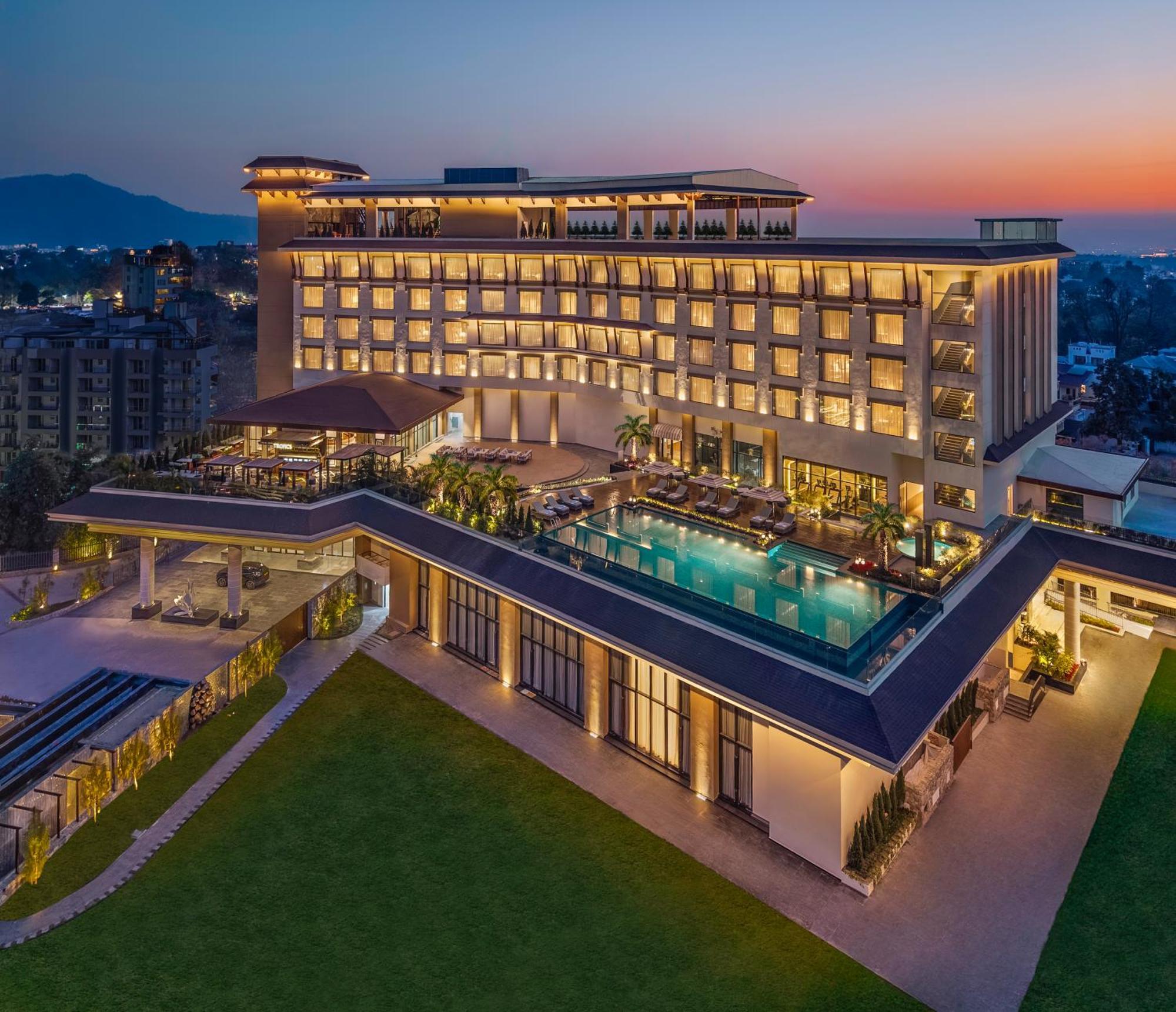 Taj Mussoorie Foothills, Dehradun Hotel Exterior foto