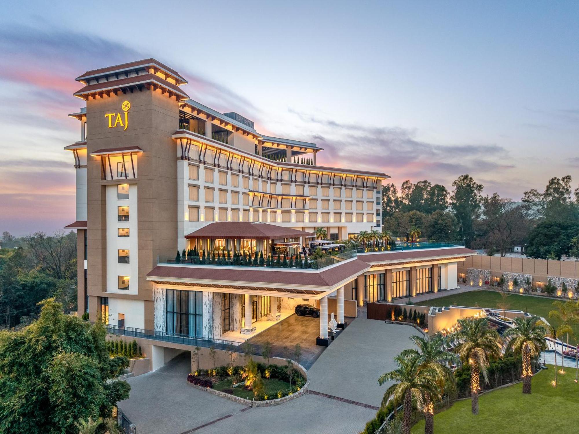 Taj Mussoorie Foothills, Dehradun Hotel Exterior foto