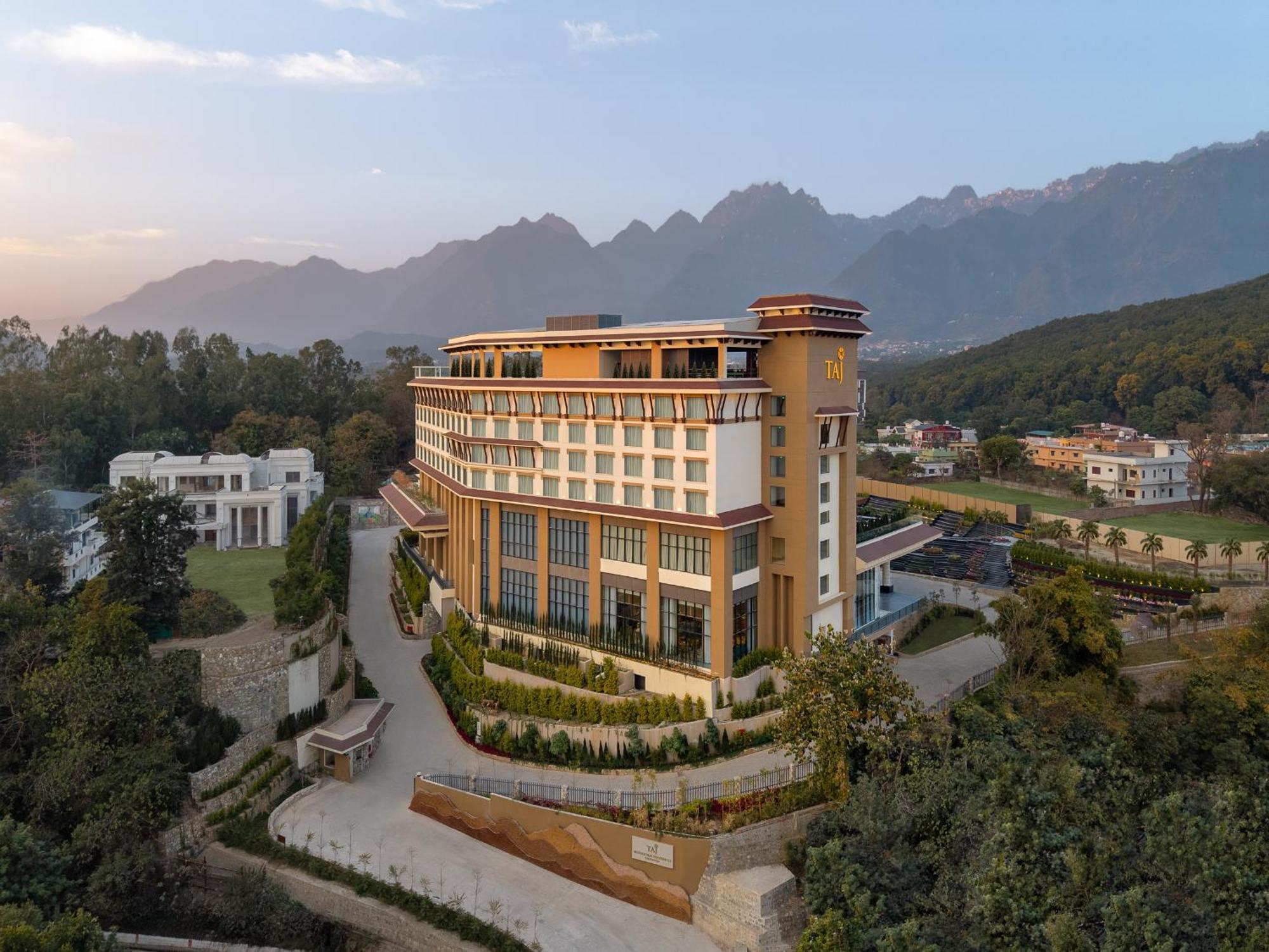 Taj Mussoorie Foothills, Dehradun Hotel Exterior foto