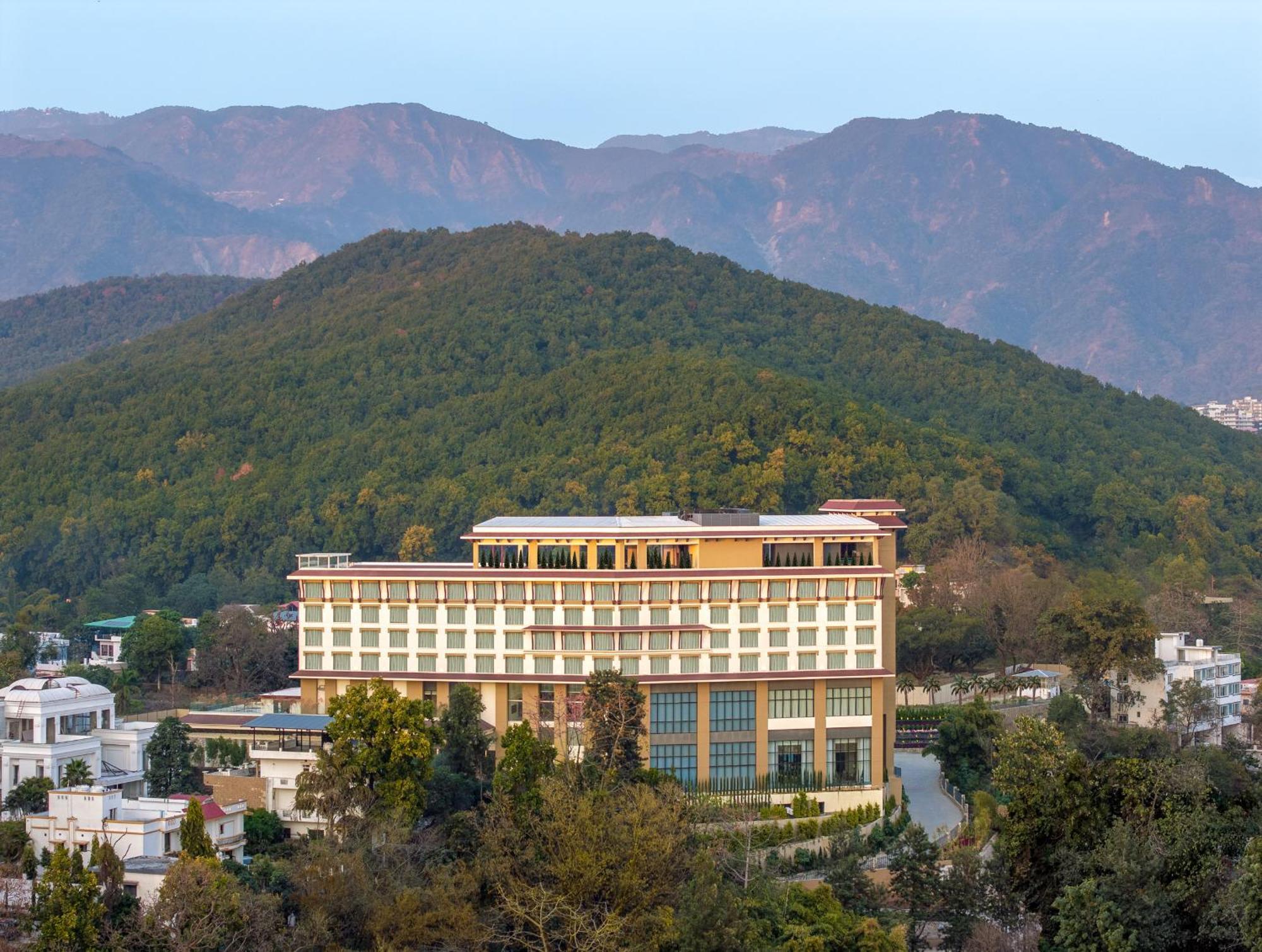 Taj Mussoorie Foothills, Dehradun Hotel Exterior foto